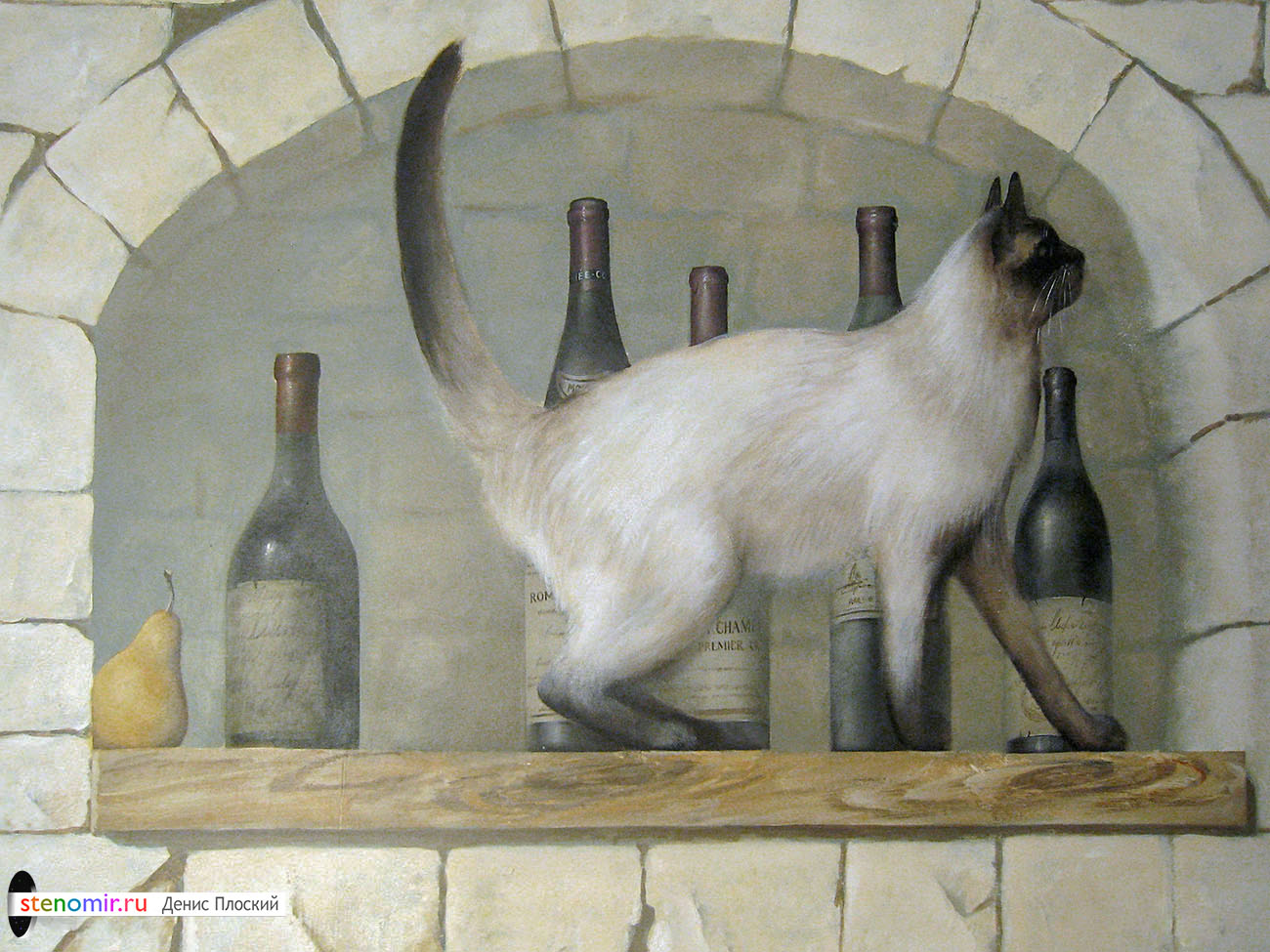 ниша с кошкой и бутылками нарисованные на стене кухни