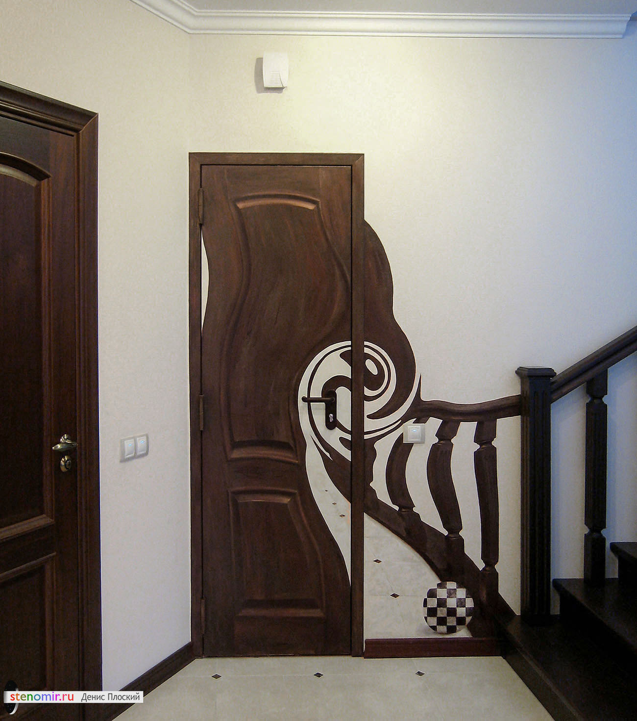3D рисунок на стене с нарисованной деревянной дверью